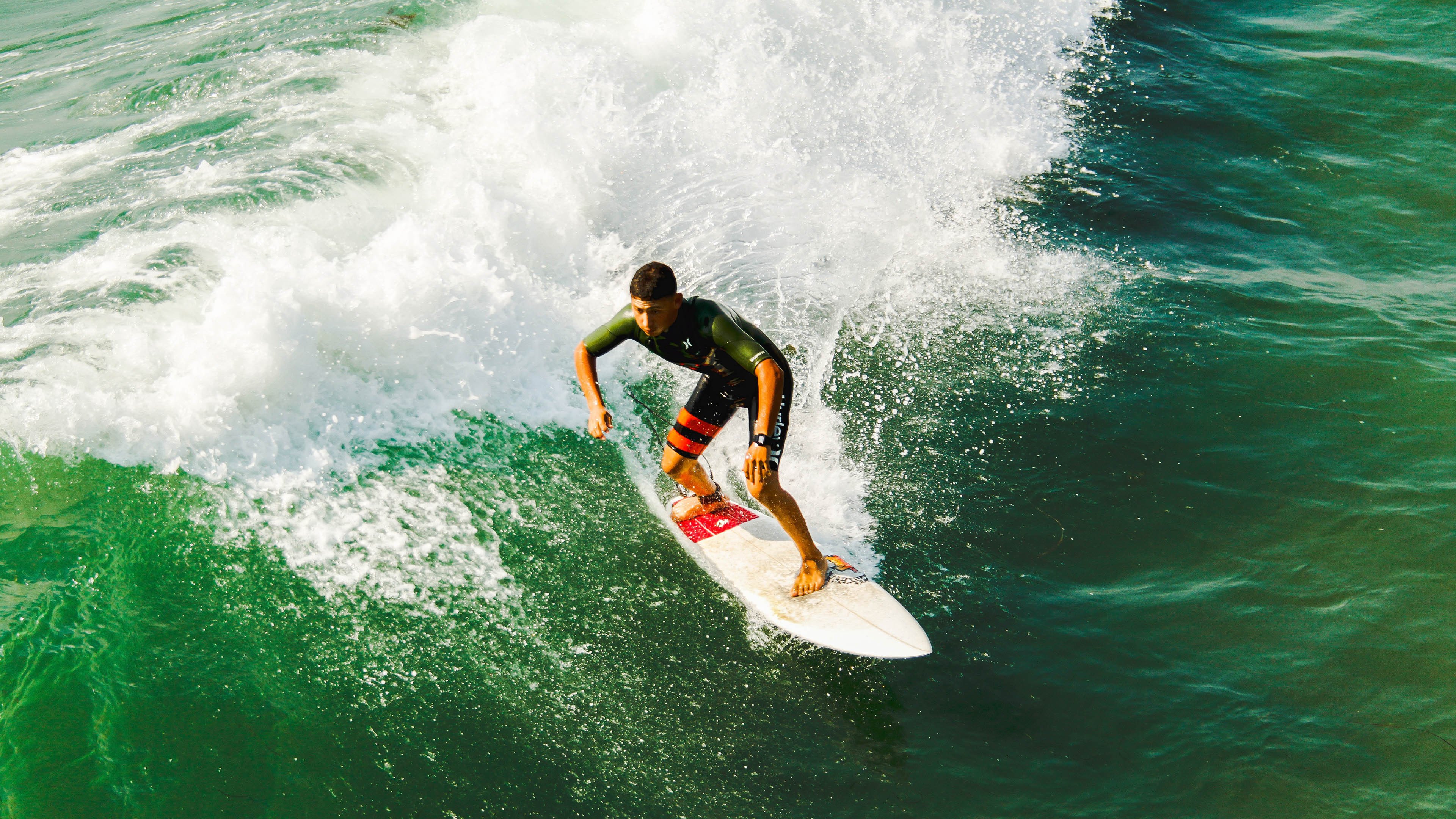 《堡垒之夜》“未来光影”赛季上线,奇幻创意等你发掘!