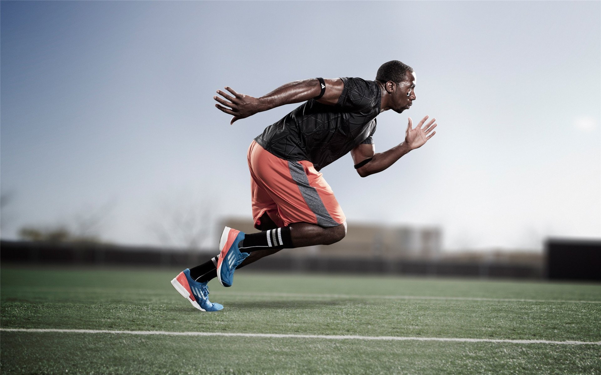 勇士118-107太阳，库里28分领军，穆迪高效发挥，布克空砍38分，勇士128-100